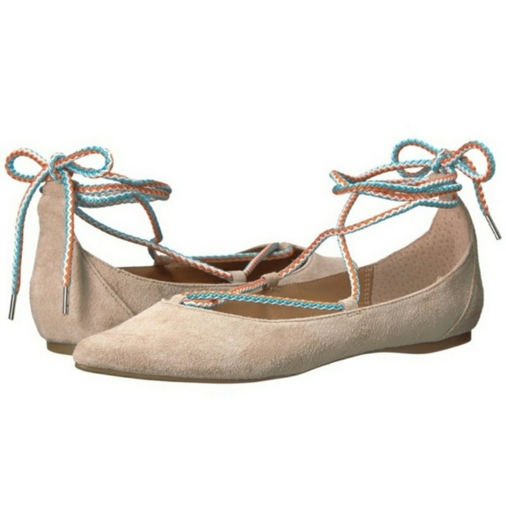 BNWT Steve Madden Emelie lace up suede flat